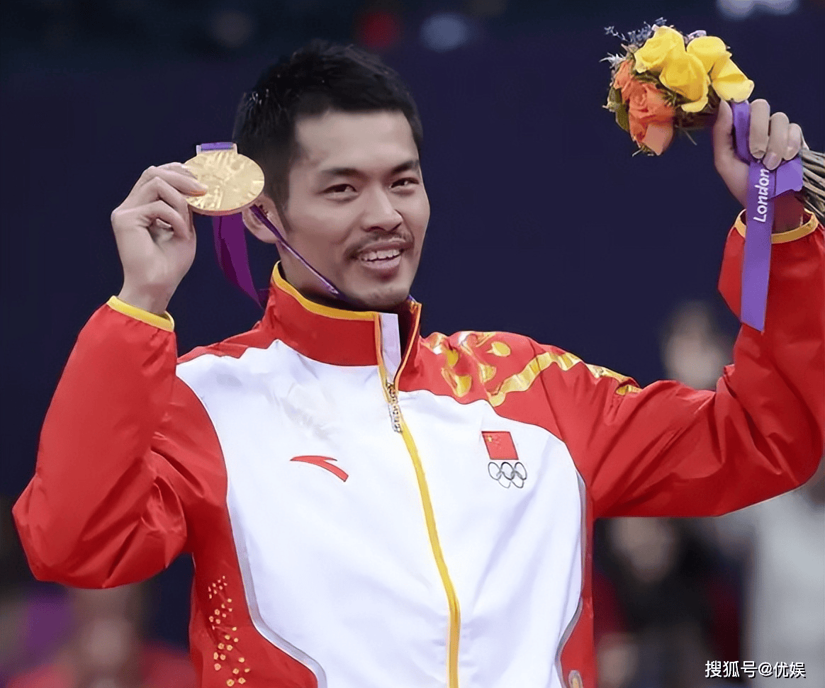 包含中国羽毛球队险胜法国羽毛球队，林丹制霸全场的词条