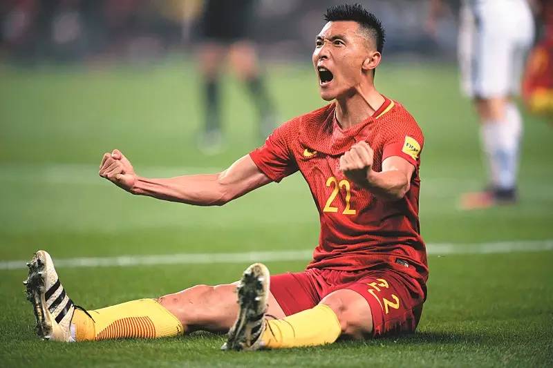 法国羽毛球队力克韩国羽毛球队，马琳三分雨点燃全场