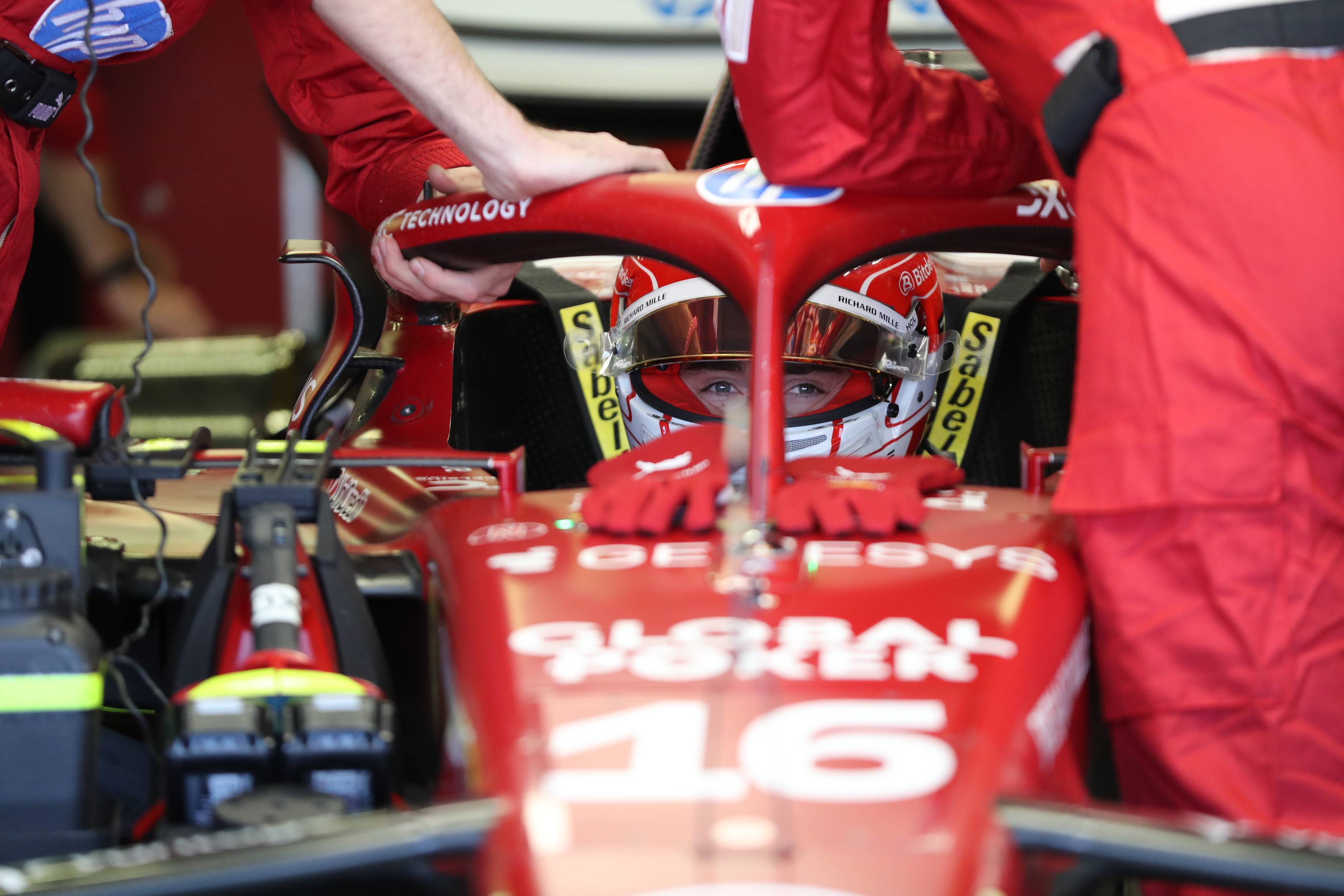 开云体育官网-迈凯伦鏖战红牛二队，诺里斯点燃赛场