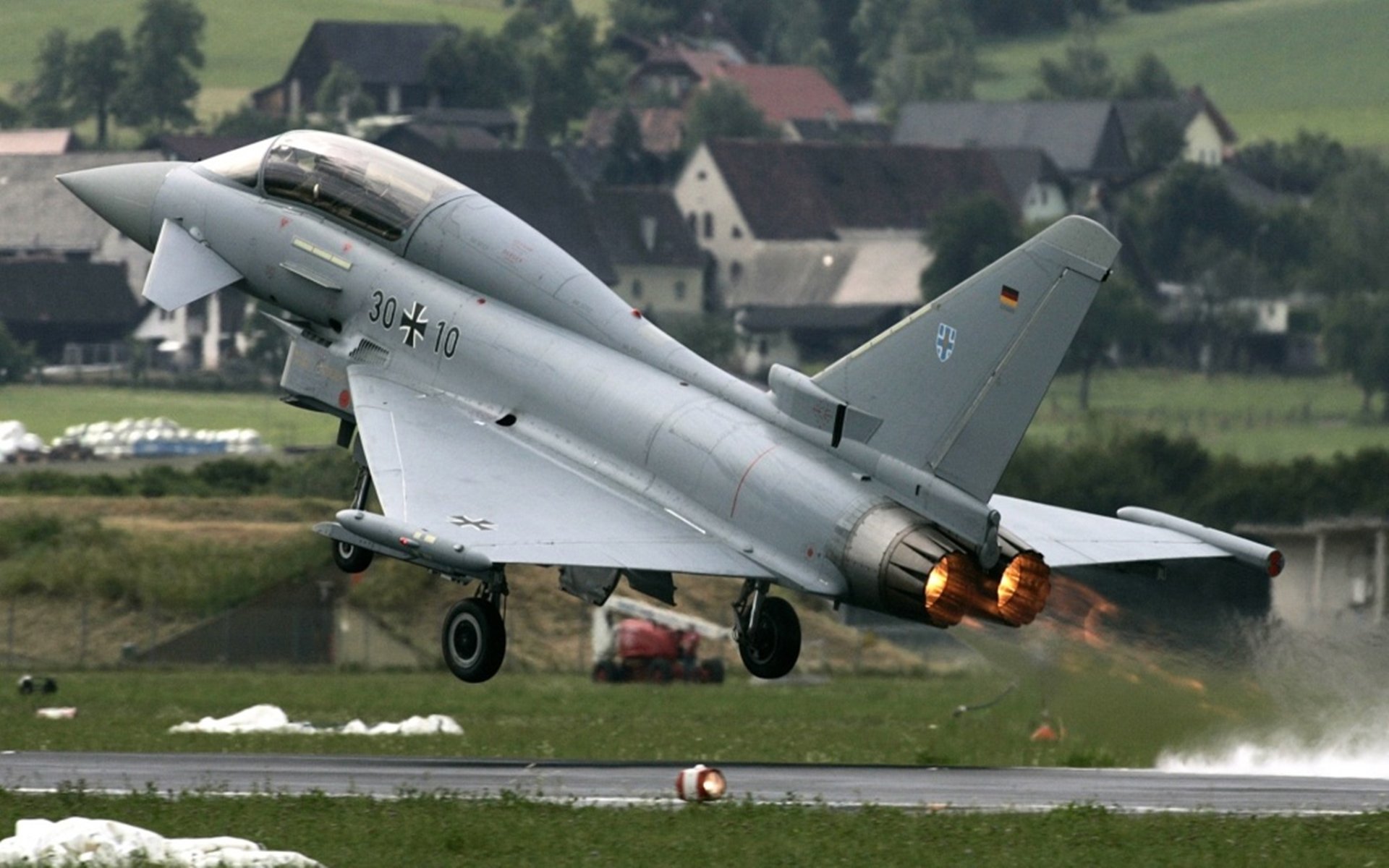 战术秩序与个人英雄主义,足球世界的两极共鸣